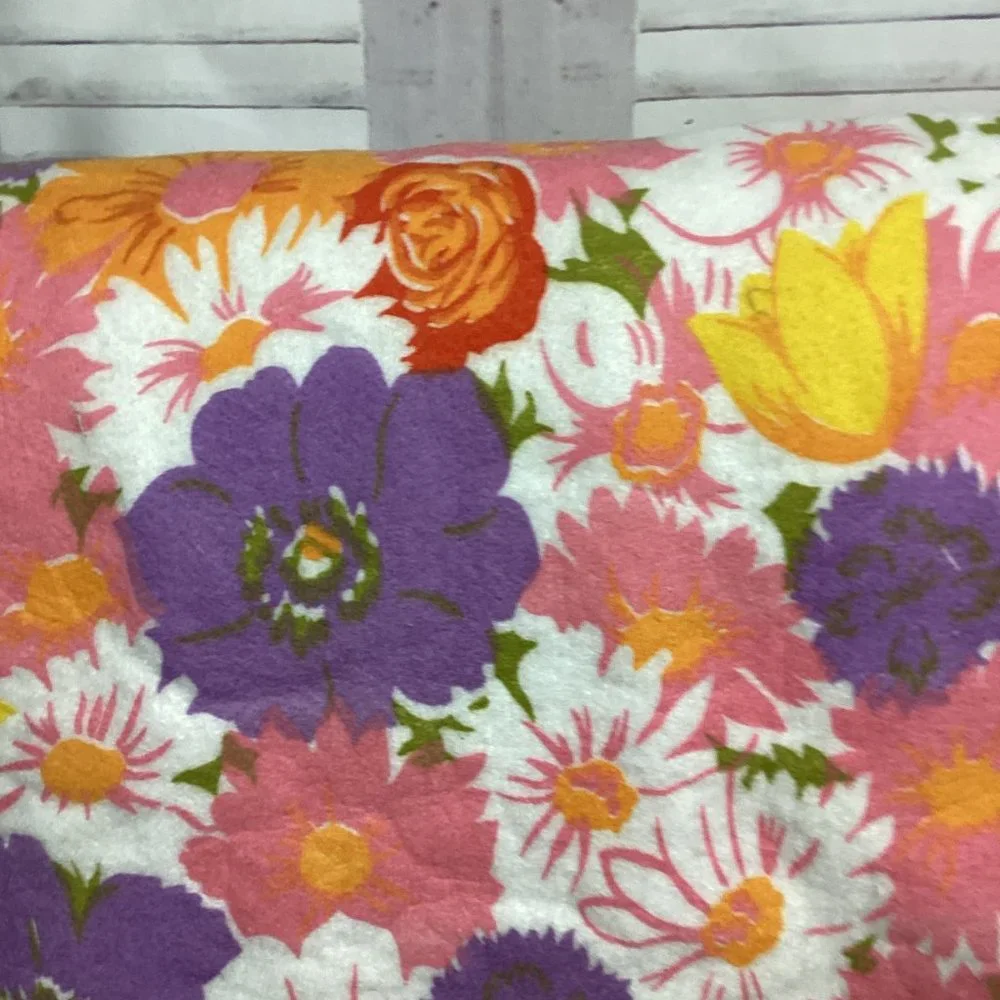 Vintage Acrylic Pink Satin Trim Blanket Floral Flowers Twin 70x94